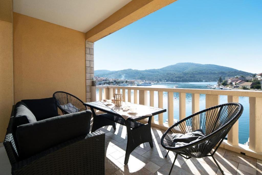 Apartments Dea Caeli Vela Luka Esterno foto