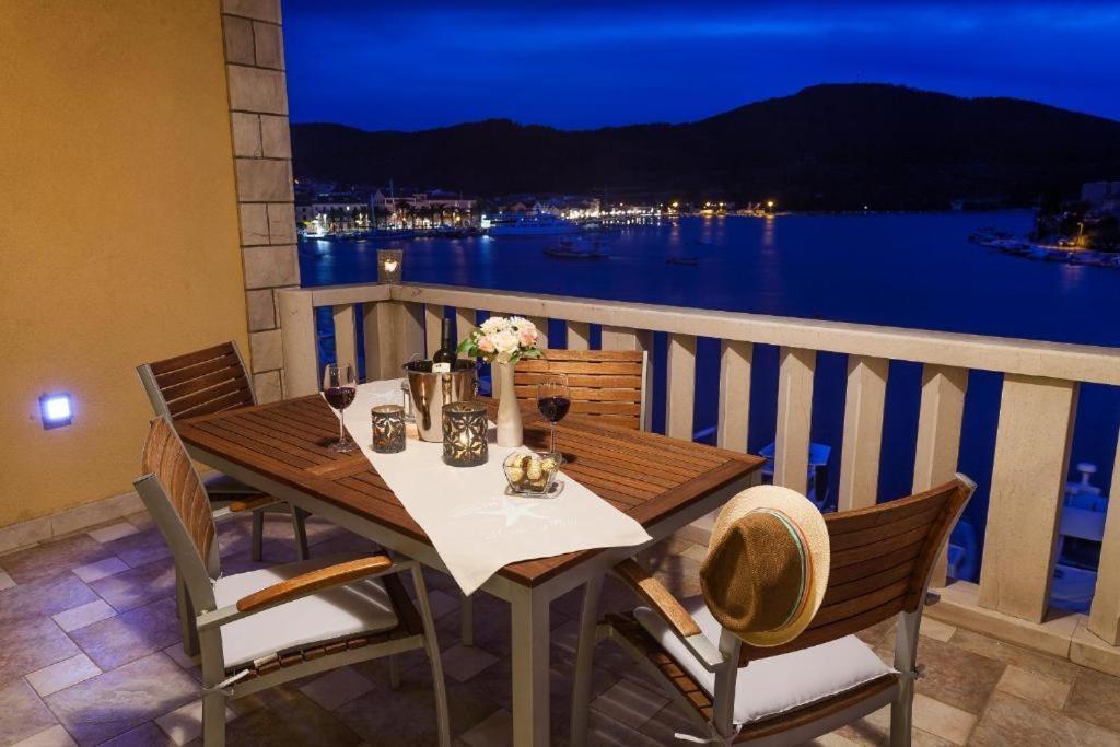 Apartments Dea Caeli Vela Luka Esterno foto
