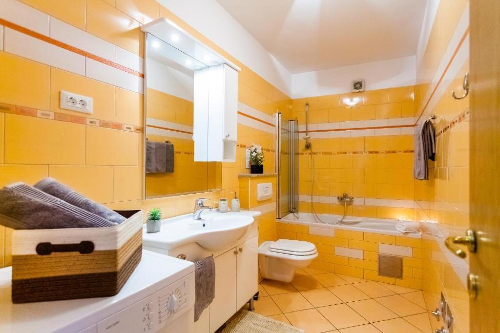 Apartments Dea Caeli Vela Luka Esterno foto