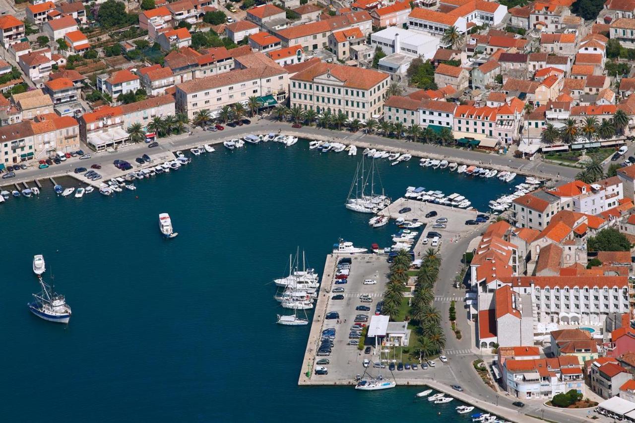 Apartments Dea Caeli Vela Luka Esterno foto