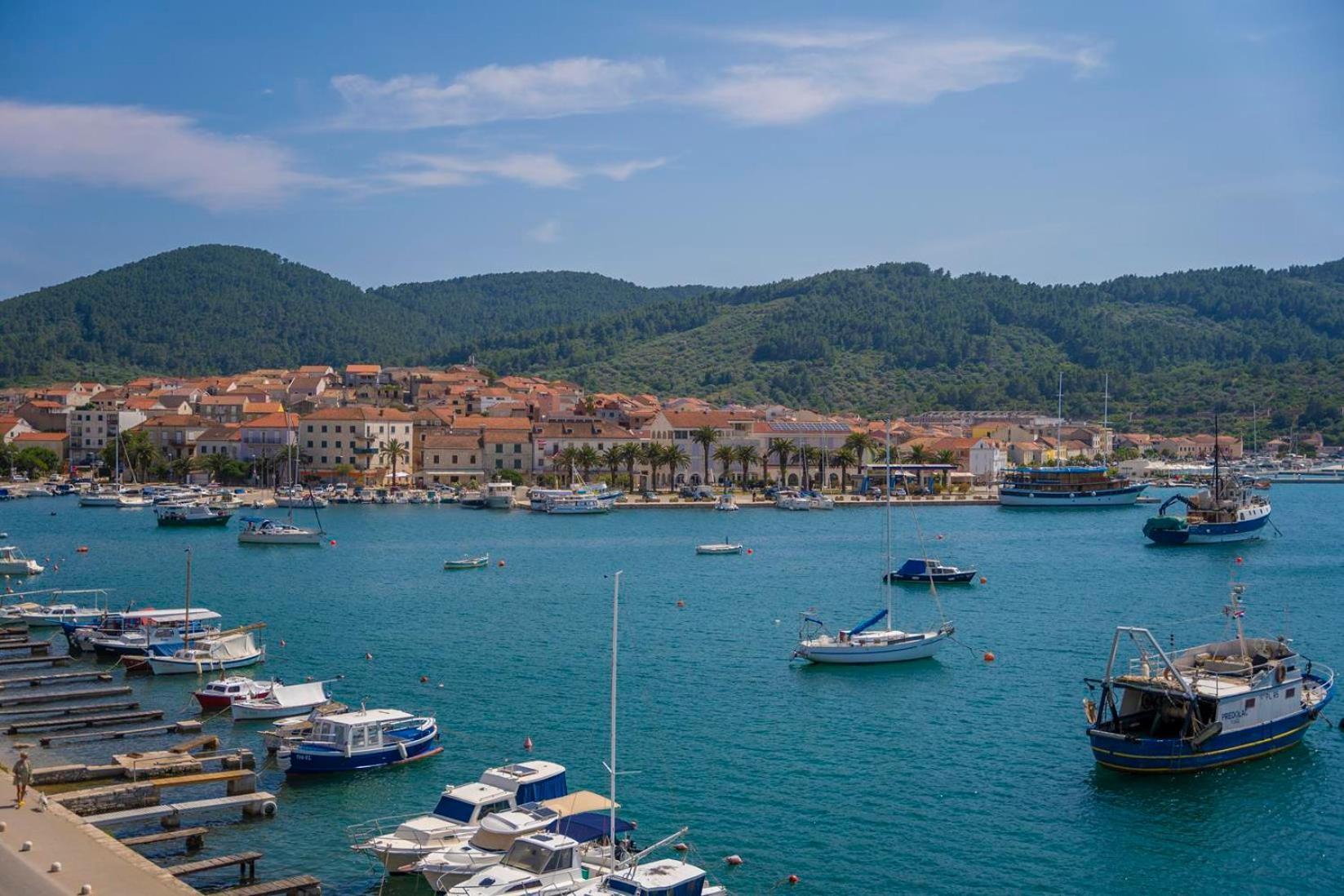 Apartments Dea Caeli Vela Luka Esterno foto